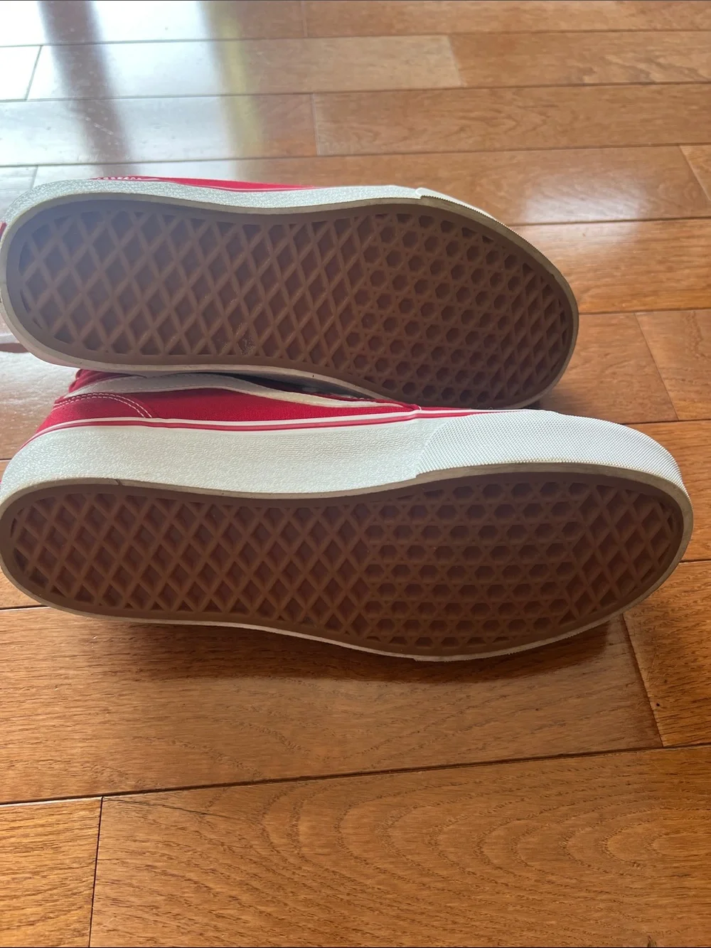 ❤️Vans Women’s Sk8-Hi Platform Sneakers in Red and White-9.5-NWOT❤️